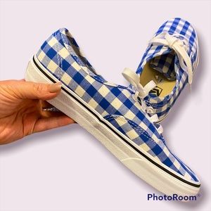 Brand new pair of Women’s 7.5 VANS - NWT! Pattern is True Blue Gingham.